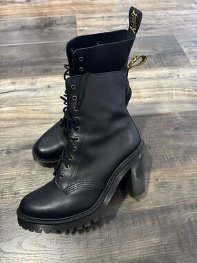 Black Kendra Dr.Martens